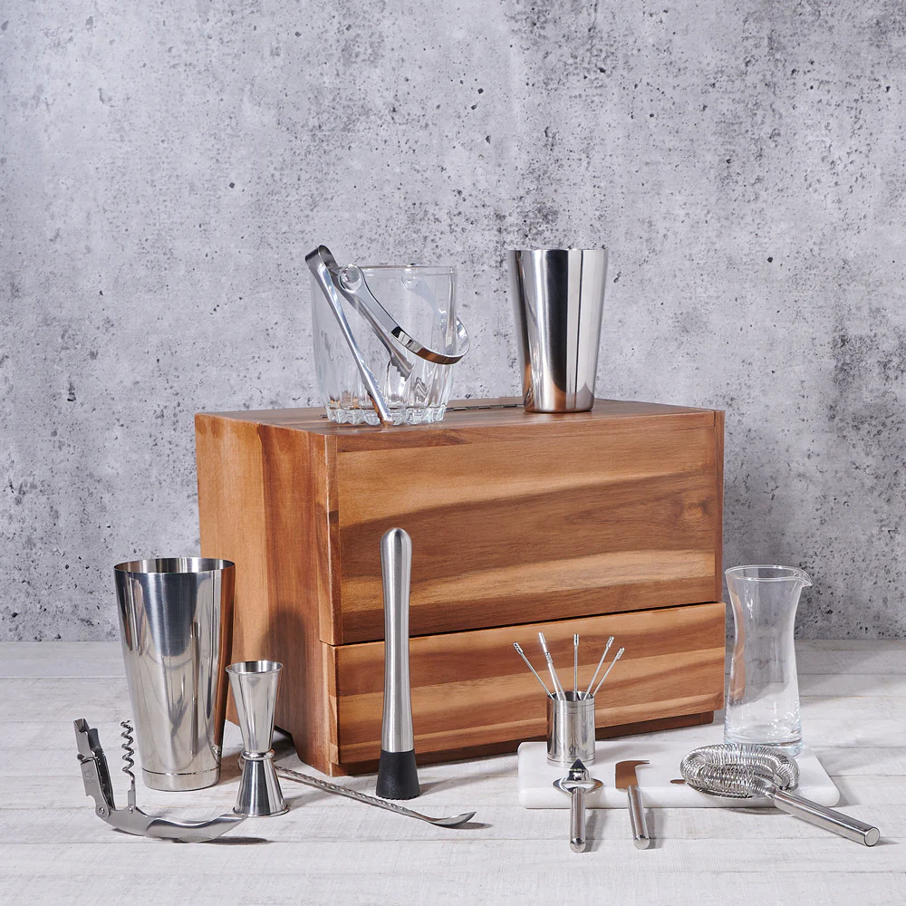 The Extravagant Gentleman’s Whiskey & Barware Set - Image 2